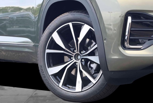Volkswagen Atlas Vehicle Image 03