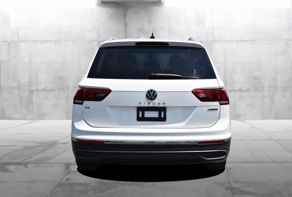 Volkswagen Tiguan Vehicle Full-screen Gallery Image 6