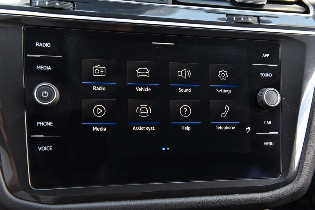 Volkswagen Tiguan Vehicle Full-screen Gallery Image 14