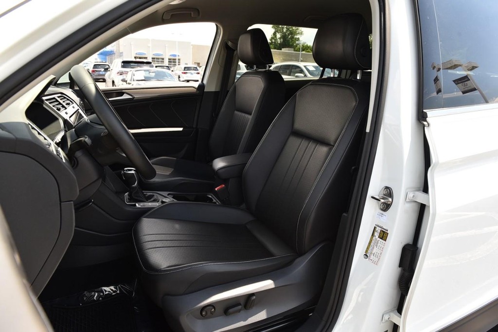 Volkswagen Tiguan Vehicle Full-screen Gallery Image 20