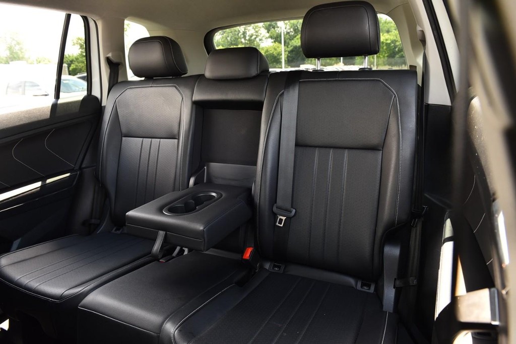 Volkswagen Tiguan Vehicle Full-screen Gallery Image 22