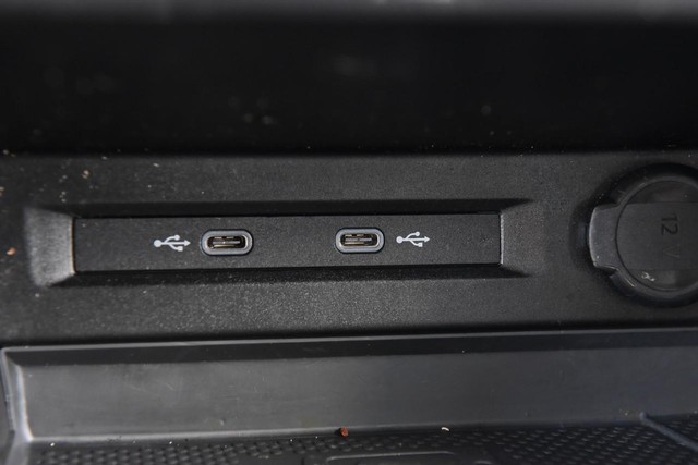 Volkswagen Tiguan Vehicle Image 16