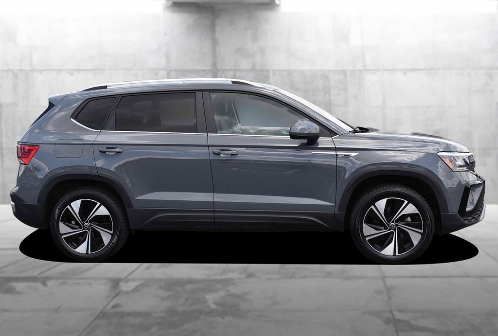 Volkswagen Taos Vehicle Full-screen Gallery Image 5