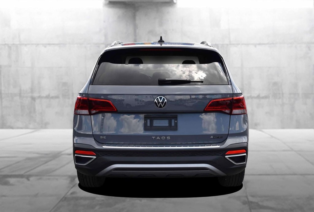 Volkswagen Taos Vehicle Full-screen Gallery Image 6