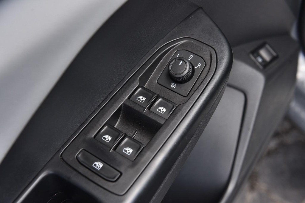 Volkswagen Taos Vehicle Full-screen Gallery Image 8
