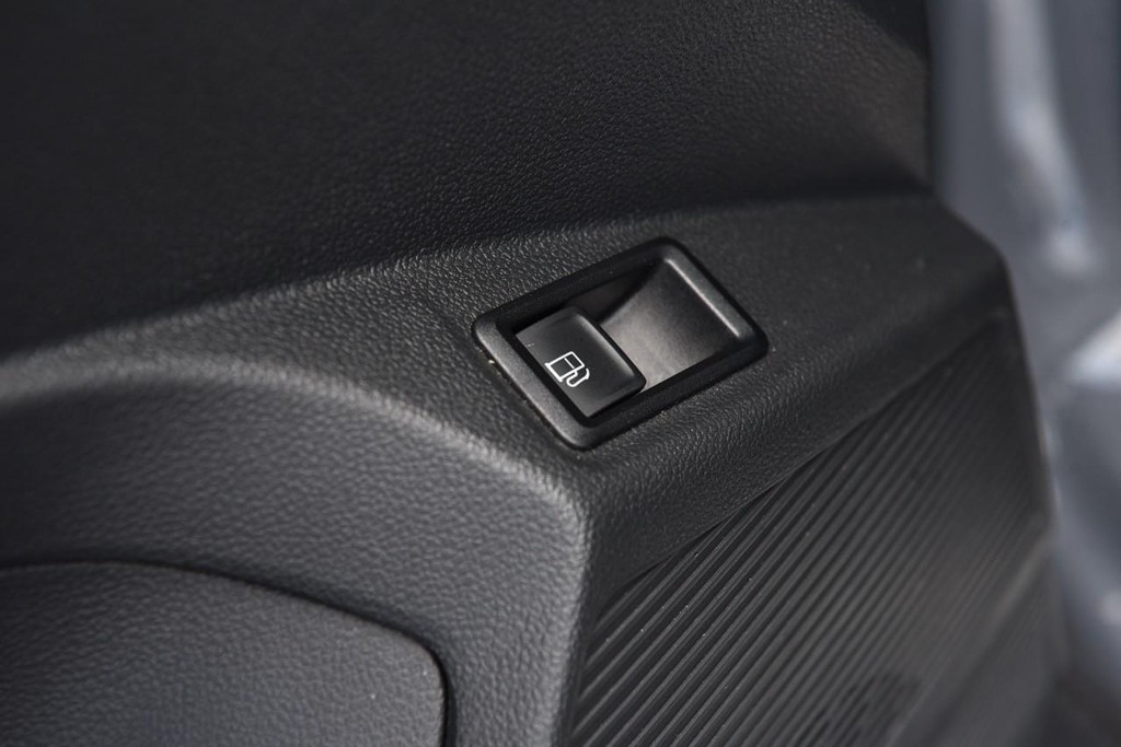 Volkswagen Taos Vehicle Full-screen Gallery Image 9