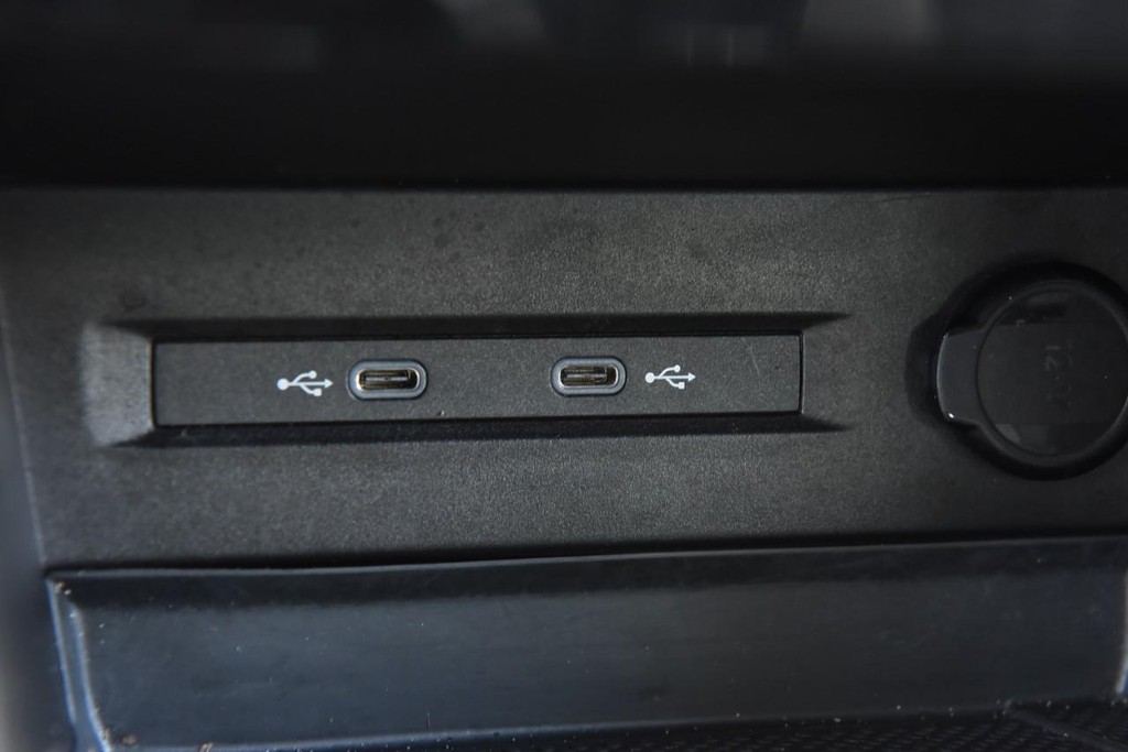 Volkswagen Taos Vehicle Full-screen Gallery Image 15