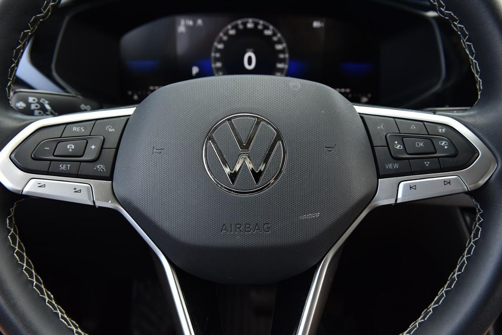Volkswagen Taos Vehicle Full-screen Gallery Image 18