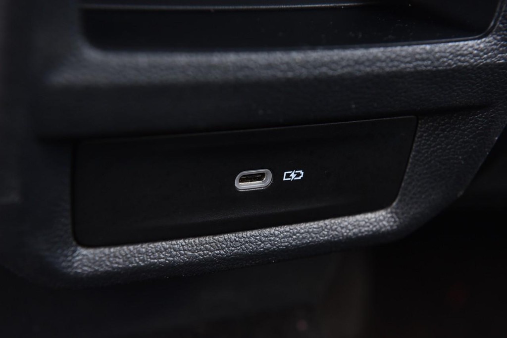 Volkswagen Taos Vehicle Full-screen Gallery Image 23