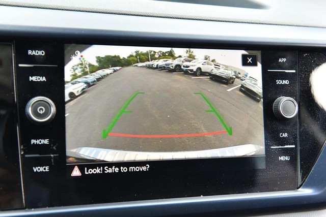 Volkswagen Taos Vehicle Image 12