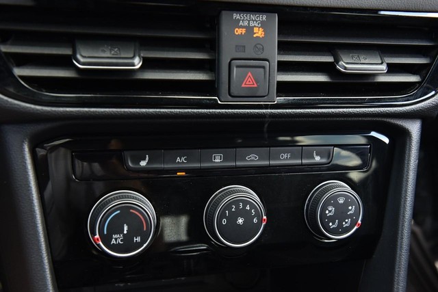 Volkswagen Taos Vehicle Image 14