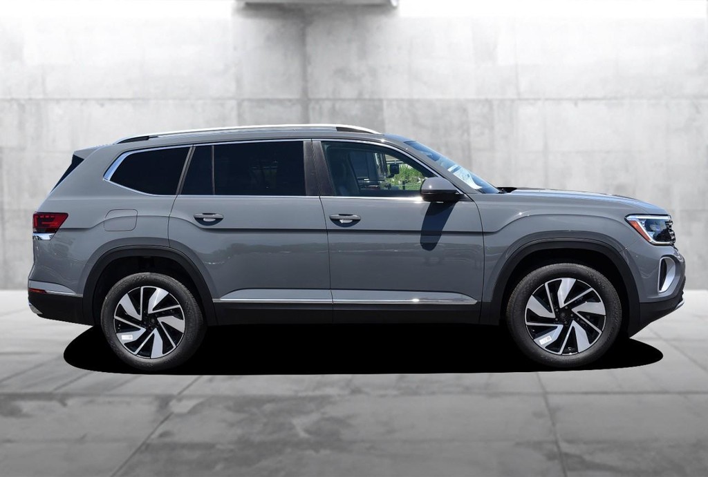 Volkswagen Atlas Vehicle Full-screen Gallery Image 5