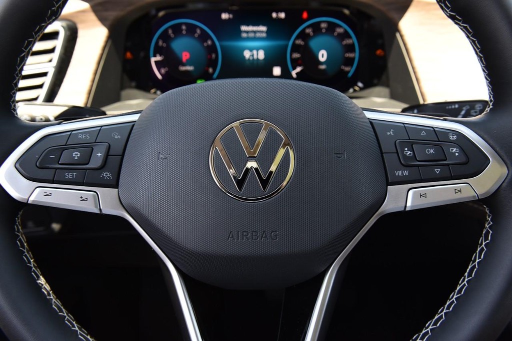 Volkswagen Atlas Vehicle Full-screen Gallery Image 18