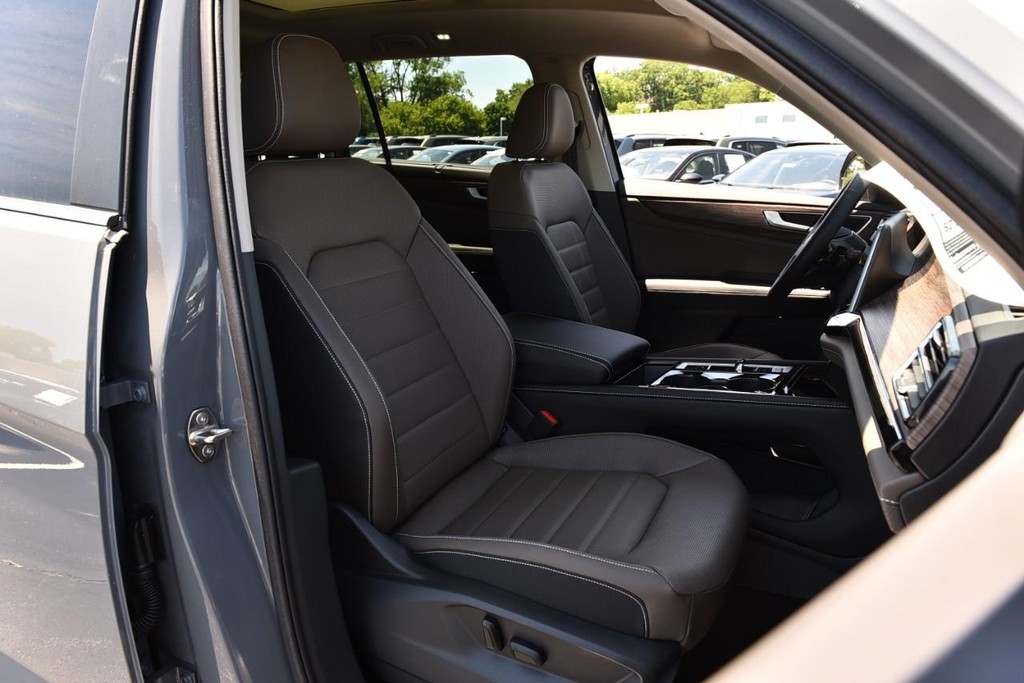 Volkswagen Atlas Vehicle Full-screen Gallery Image 20