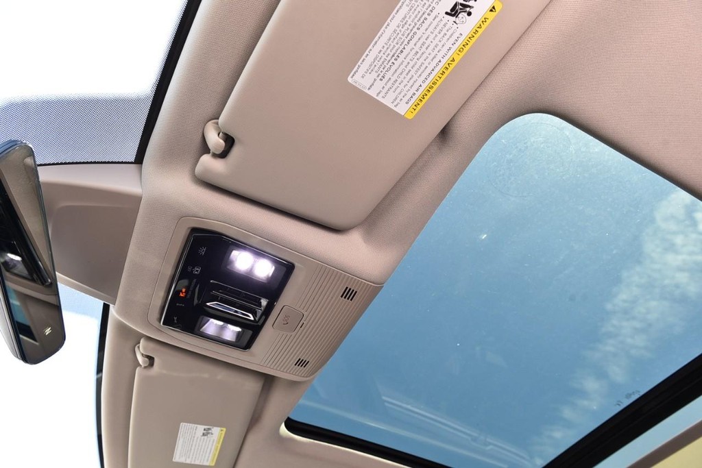 Volkswagen Atlas Vehicle Full-screen Gallery Image 21