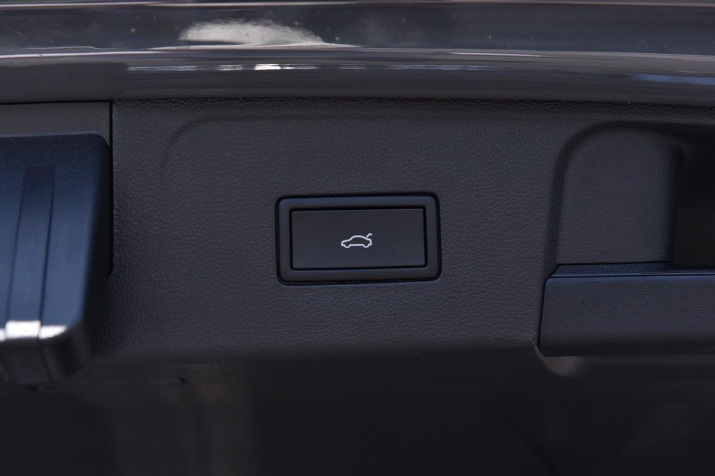 Volkswagen Atlas Vehicle Full-screen Gallery Image 27