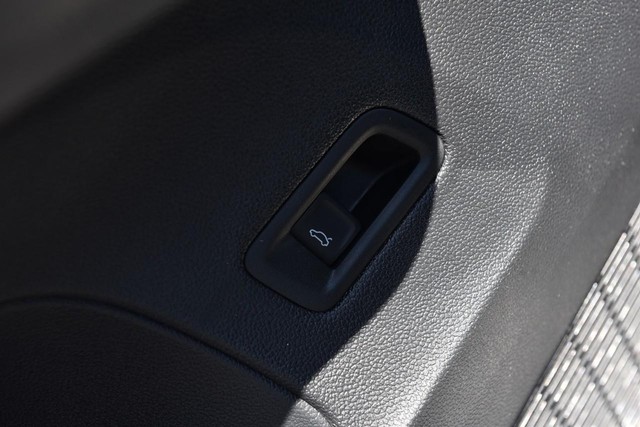 Volkswagen Atlas Vehicle Image 09