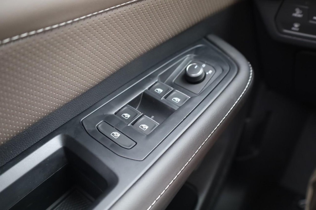 Volkswagen Atlas Vehicle Full-screen Gallery Image 18