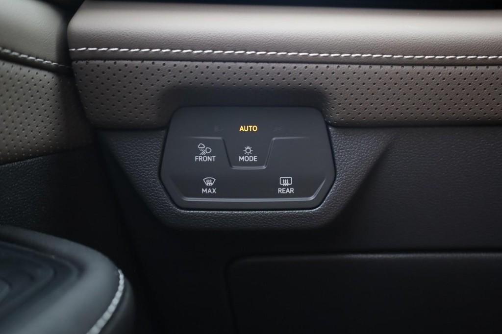 Volkswagen Atlas Vehicle Full-screen Gallery Image 19