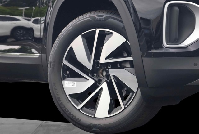 Volkswagen Atlas Vehicle Image 03