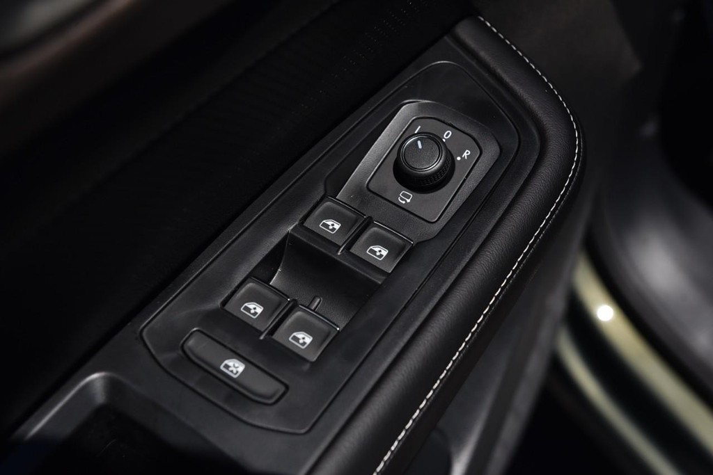 Volkswagen Atlas Vehicle Full-screen Gallery Image 8
