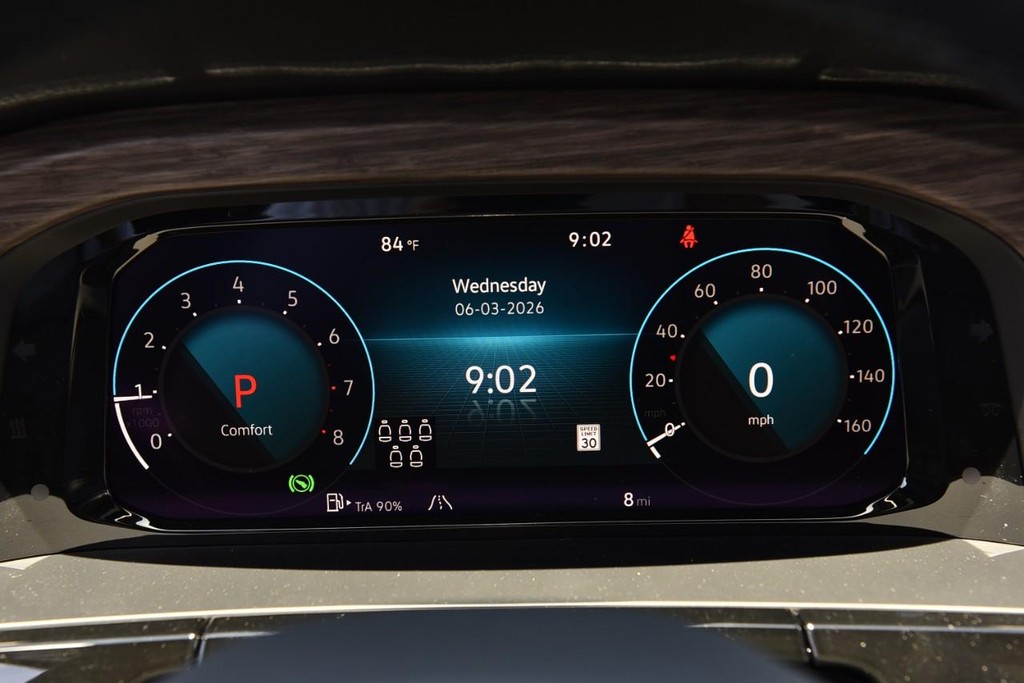Volkswagen Atlas Vehicle Full-screen Gallery Image 12
