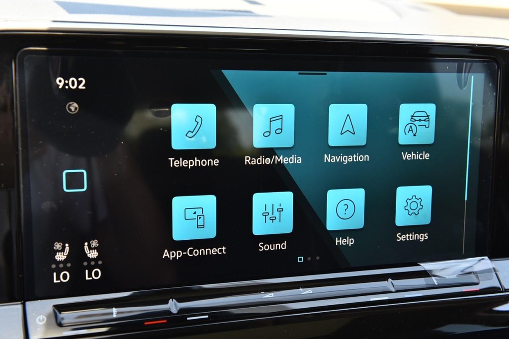 Volkswagen Atlas Vehicle Full-screen Gallery Image 14