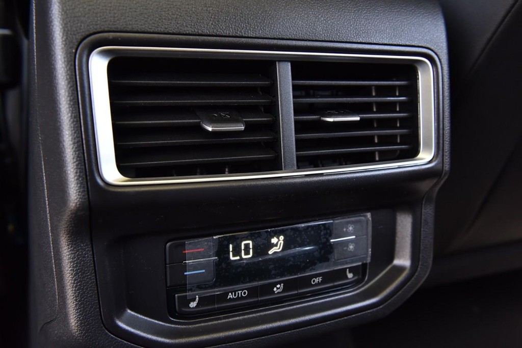 Volkswagen Atlas Vehicle Full-screen Gallery Image 23