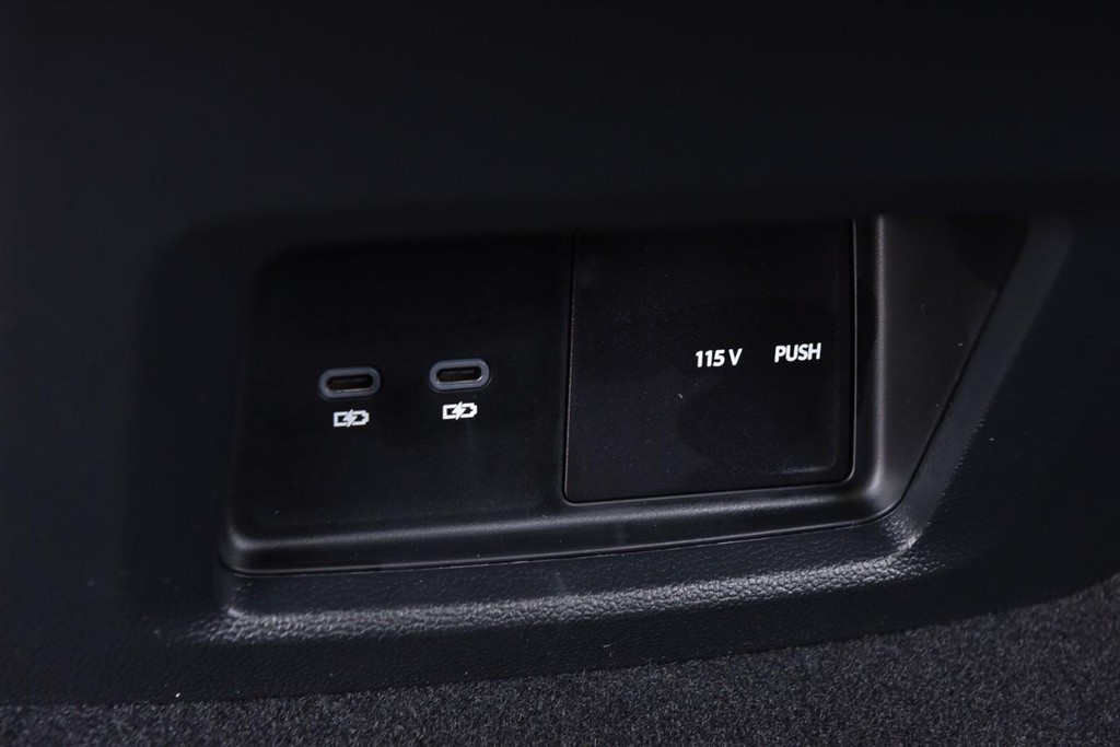 Volkswagen Atlas Vehicle Full-screen Gallery Image 24