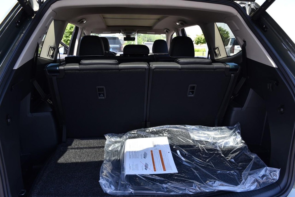 Volkswagen Atlas Vehicle Full-screen Gallery Image 26
