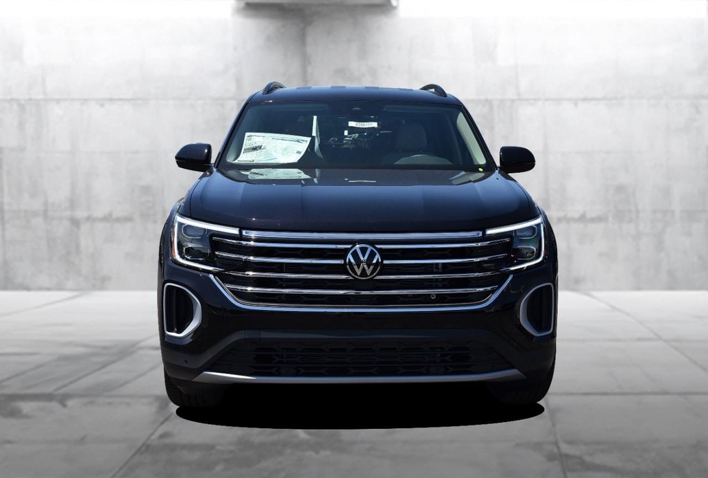 Volkswagen Atlas Vehicle Full-screen Gallery Image 4