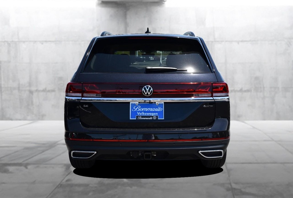 Volkswagen Atlas Vehicle Full-screen Gallery Image 6