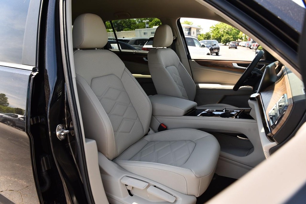 Volkswagen Atlas Vehicle Full-screen Gallery Image 20