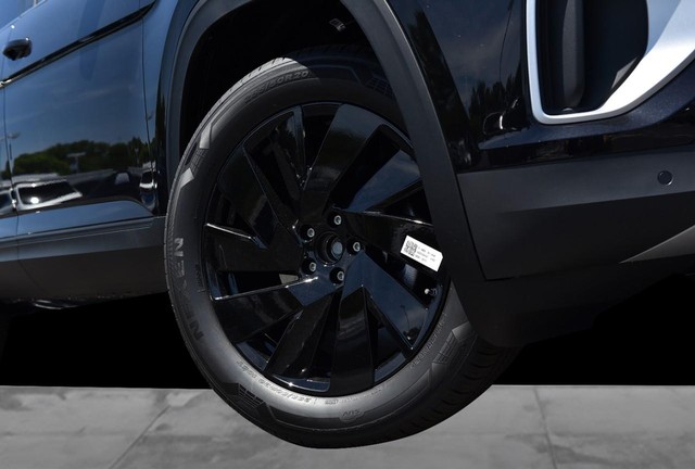 Volkswagen Atlas Vehicle Image 03