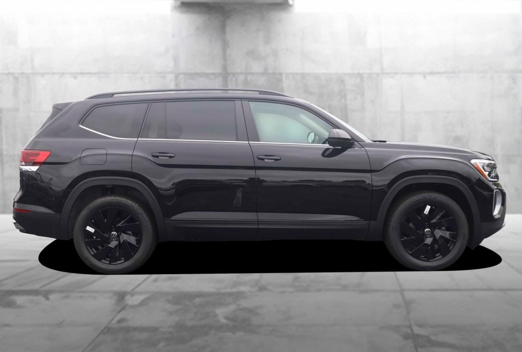 Volkswagen Atlas Vehicle Full-screen Gallery Image 5