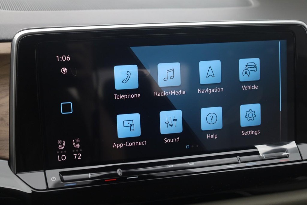 Volkswagen Atlas Vehicle Full-screen Gallery Image 14