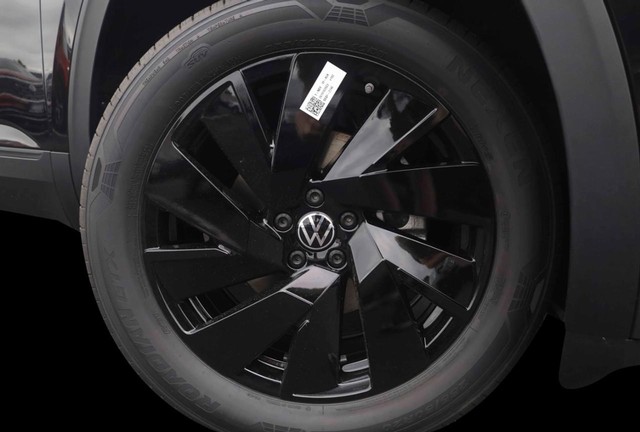 Volkswagen Atlas Vehicle Image 03