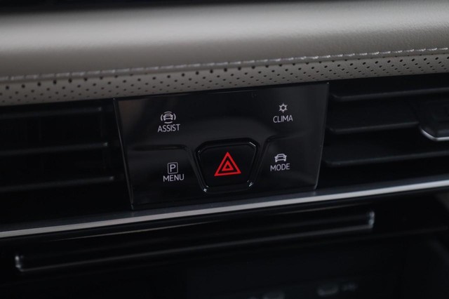 Volkswagen Atlas Vehicle Image 16