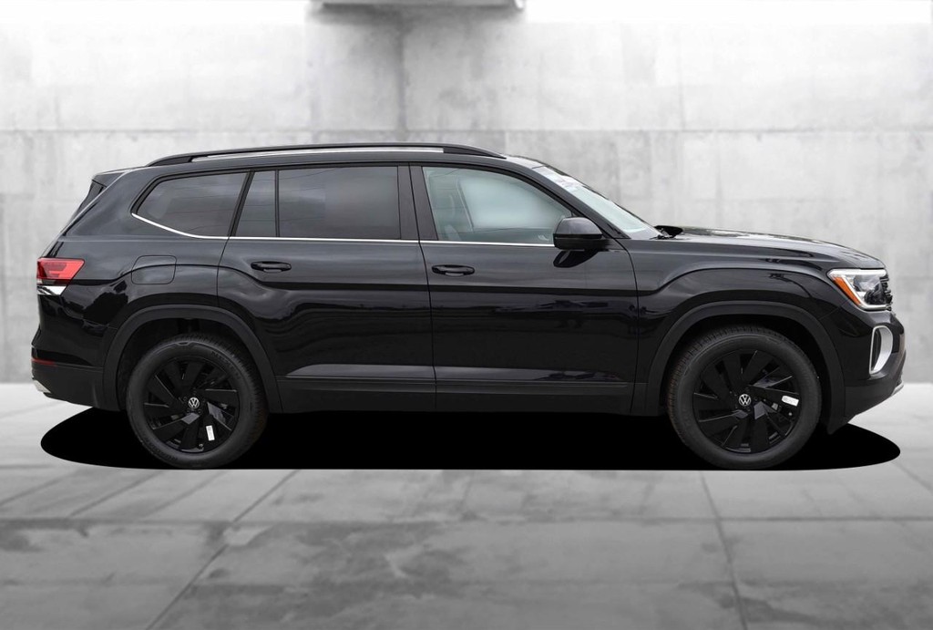 Volkswagen Atlas Vehicle Full-screen Gallery Image 5