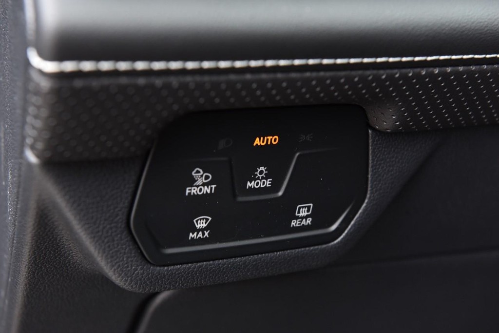 Volkswagen Atlas Vehicle Full-screen Gallery Image 11
