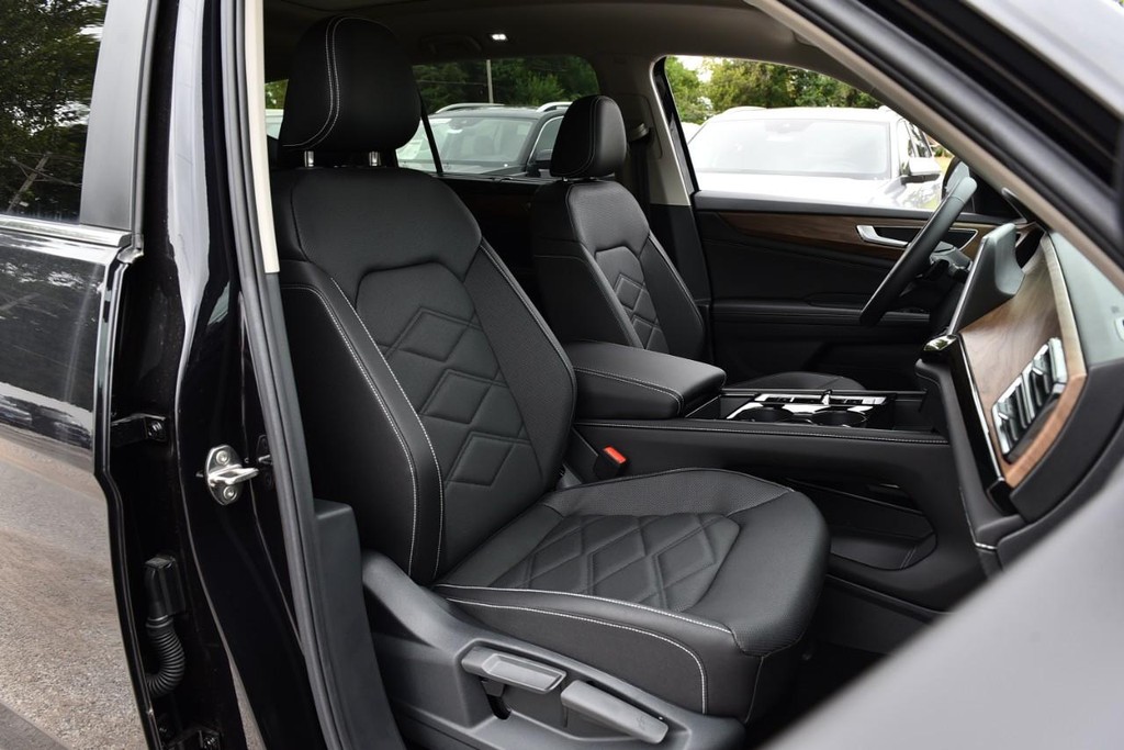 Volkswagen Atlas Vehicle Full-screen Gallery Image 20