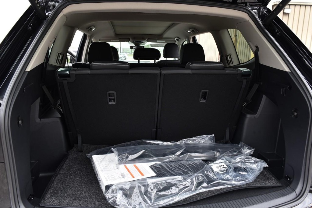 Volkswagen Atlas Vehicle Full-screen Gallery Image 26