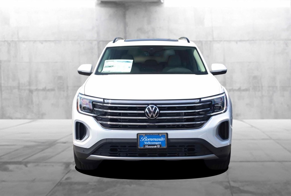 Volkswagen Atlas Vehicle Full-screen Gallery Image 4