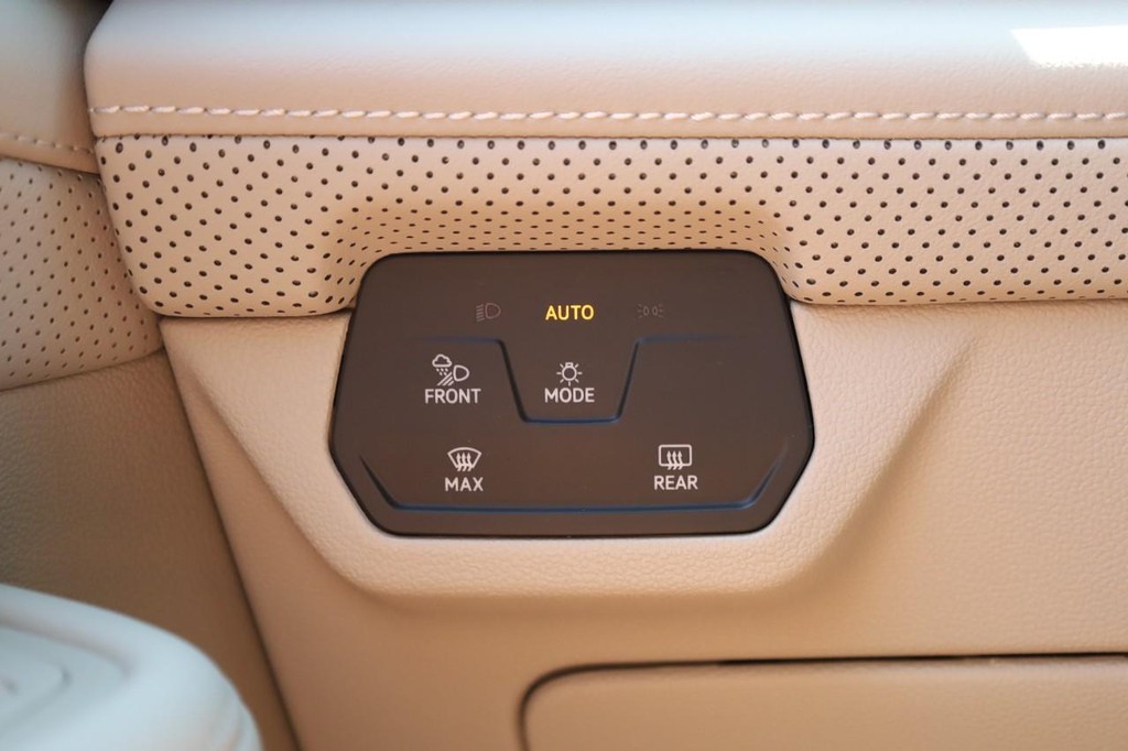 Volkswagen Atlas Vehicle Full-screen Gallery Image 19