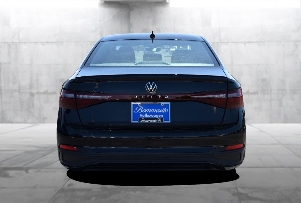 Volkswagen Jetta Vehicle Full-screen Gallery Image 6