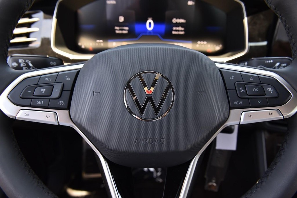 Volkswagen Jetta Vehicle Full-screen Gallery Image 18