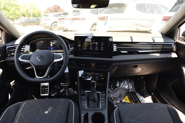Volkswagen Jetta Vehicle Image 07