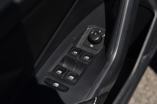 Volkswagen Jetta Vehicle Image 08