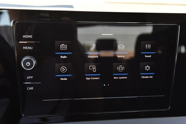 Volkswagen Jetta Vehicle Image 14