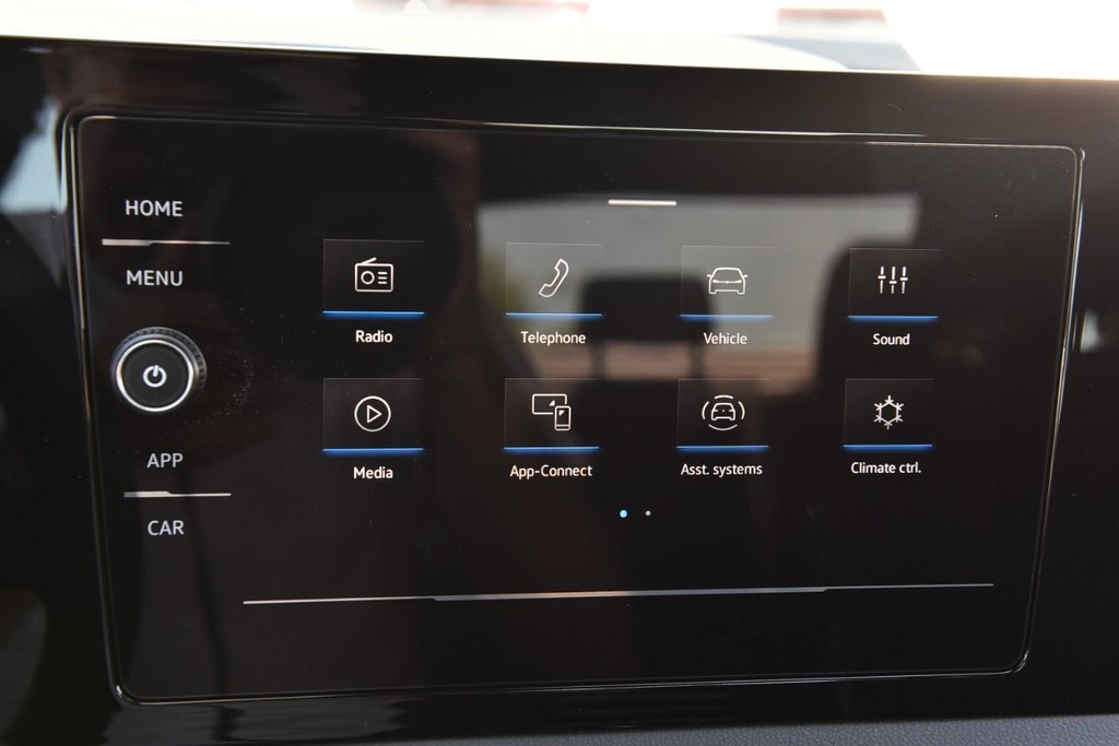 Volkswagen Jetta Vehicle Full-screen Gallery Image 14